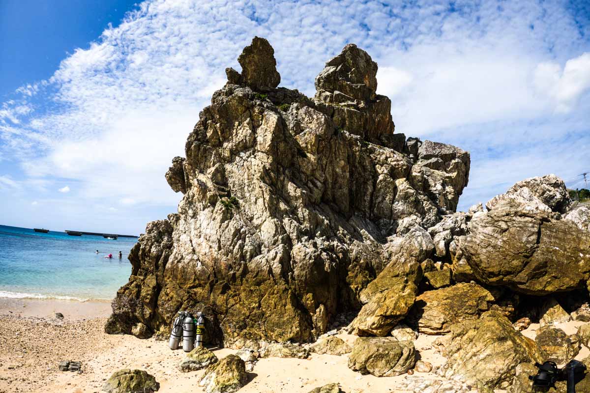 ゴリラチョップの奇岩・自然のビーチ