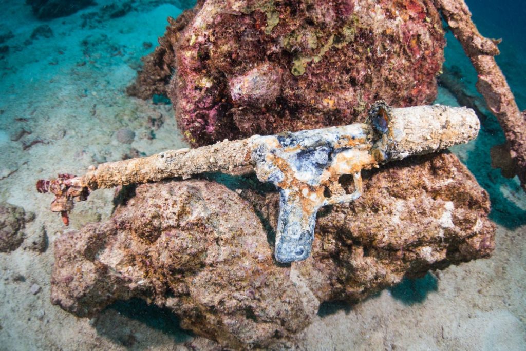 残波岬のライフル「M1ガーランド」・水中戦争遺跡